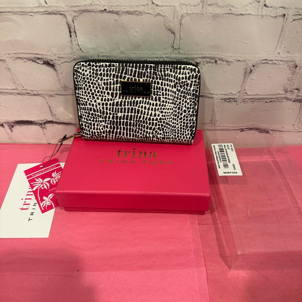 Trina Turk Monochrome Textured Wallet